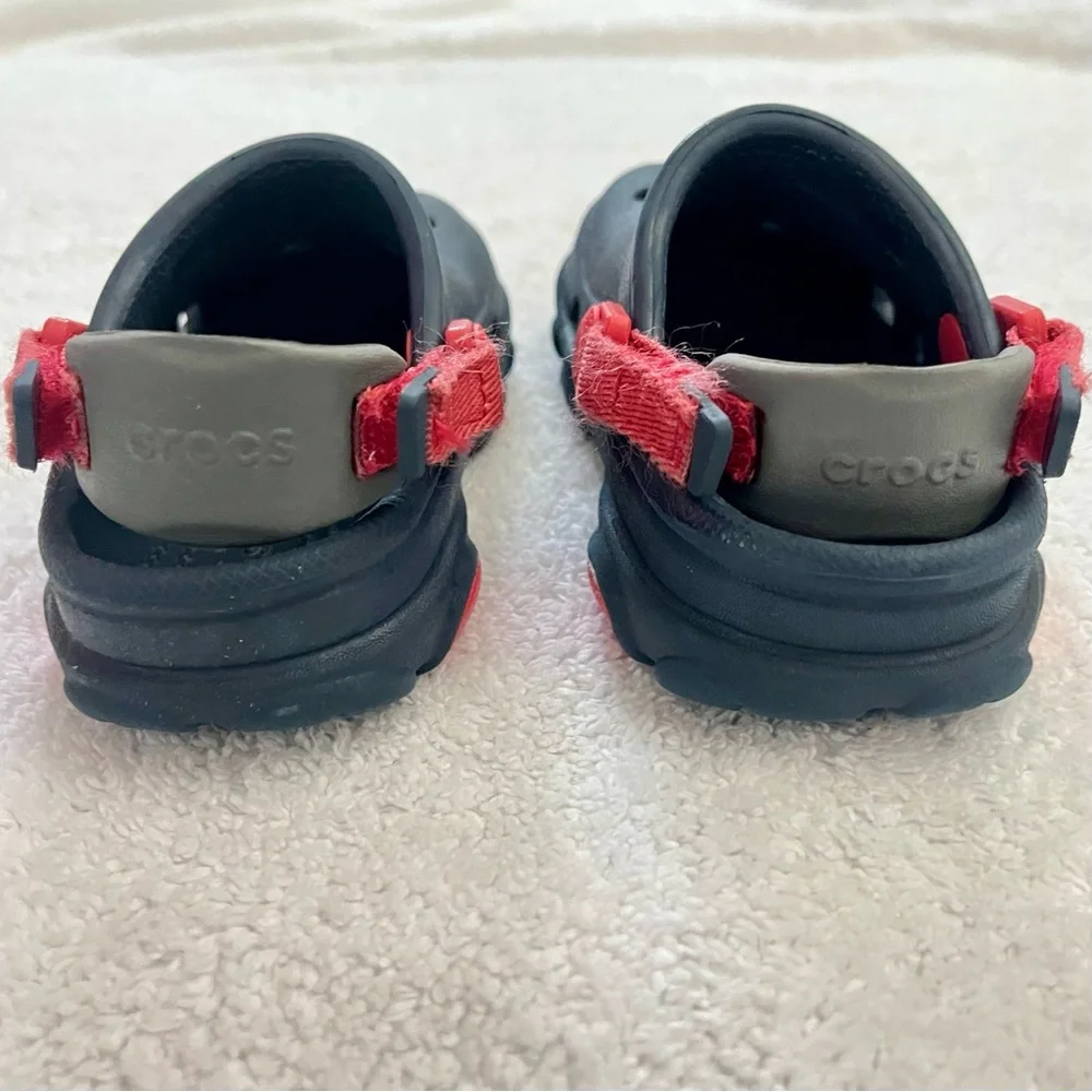 CROCS sole clean body